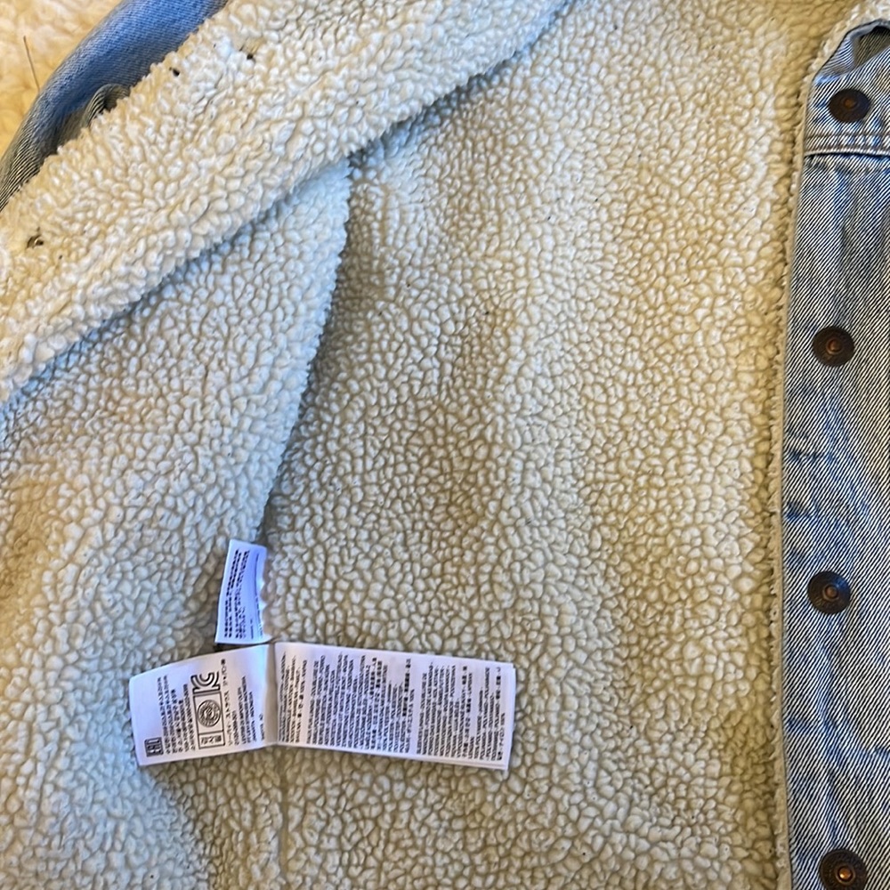 Levi's Shearling Jean Jacket - Small - image 4